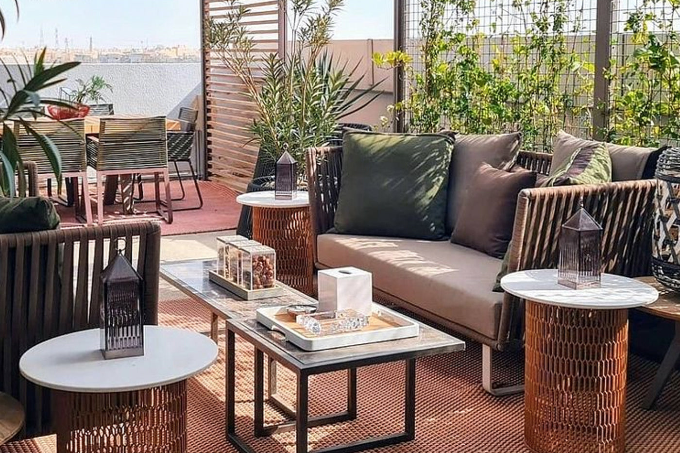 What is Teak Furniture in Riyadh: Discover Its Timeless Elegance